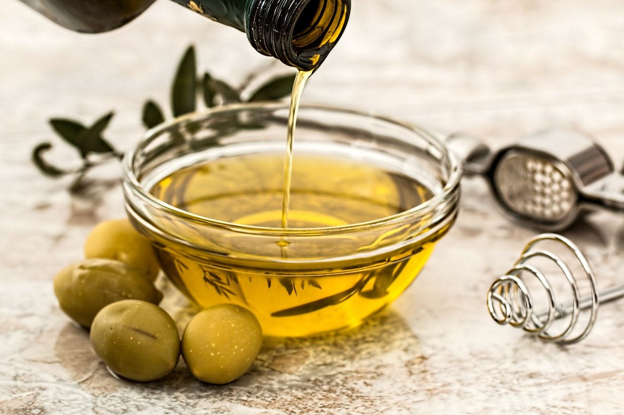 Bain d’huile cheveux crépus : huile végétale à privilégier