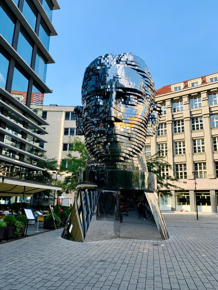 Statue de Franz Kafka, New Town, Prague