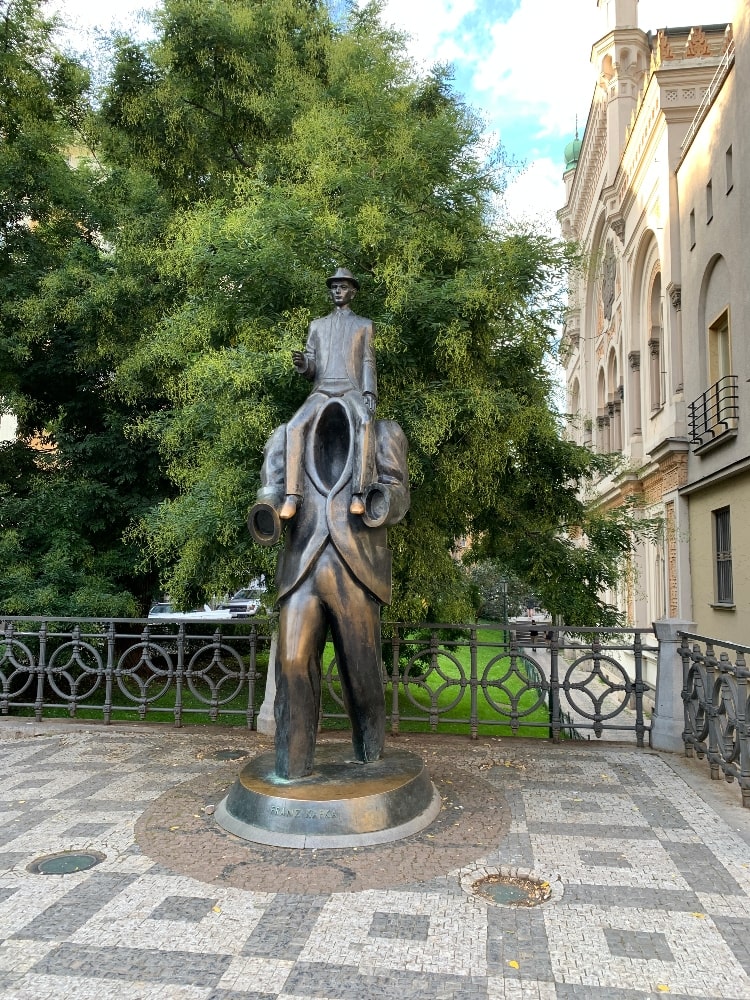 Statue de Franz Kafka, Quartier Juif Prague, Prague