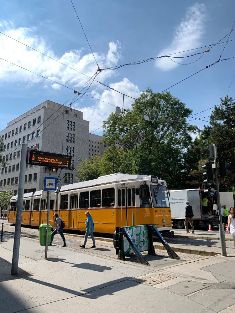 Tram 2, Budapest